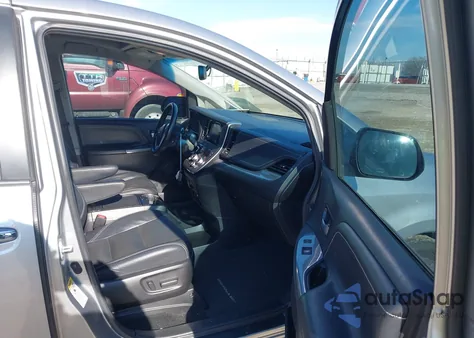 2017 Toyota Sienna Se Premium 8 Passenger z USA, uszkodzony, nr VIN 5TDXZ3DC3HS838736